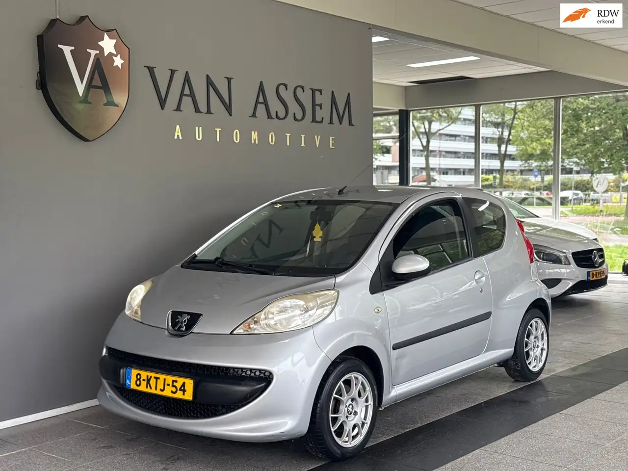 Peugeot 107 1.0-12V XR|LM VELGEN|APK 5-2027 — photo 1 of 19