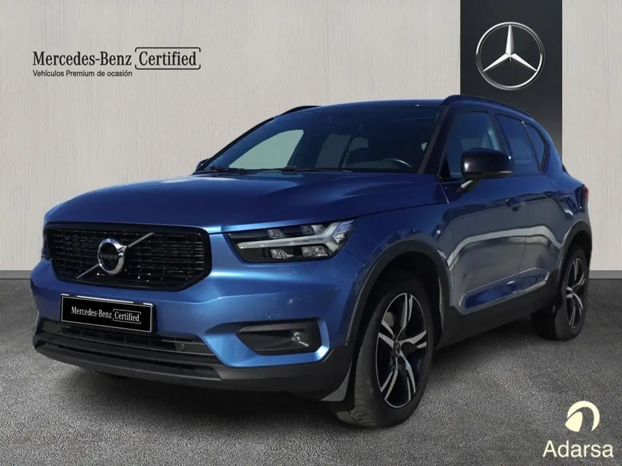 Volvo XC40 R Design AWD R-Design 2017 — photo 1 of 15