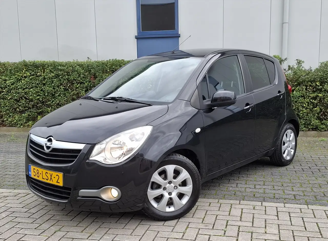 Opel Agila 1.2 16V 63KW Edition Airco — photo 1 of 27
