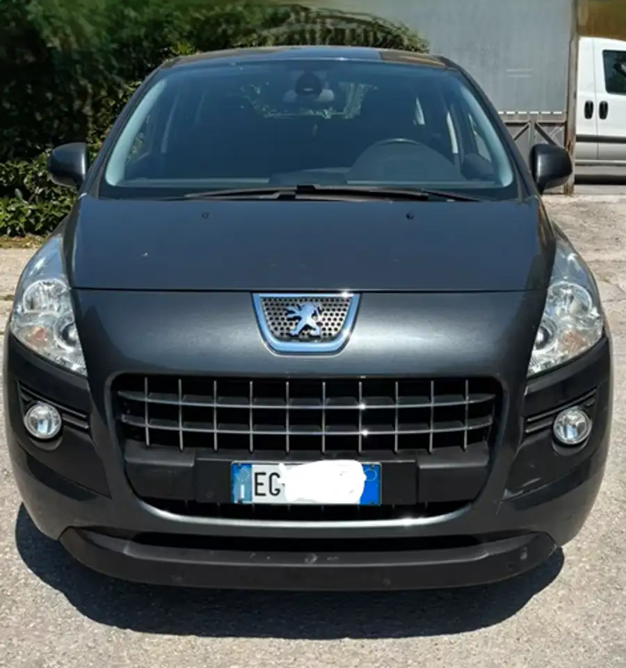 Peugeot 3008 1.6 e-hdi 8v Business s&s 112cv robot — photo 1 of 4