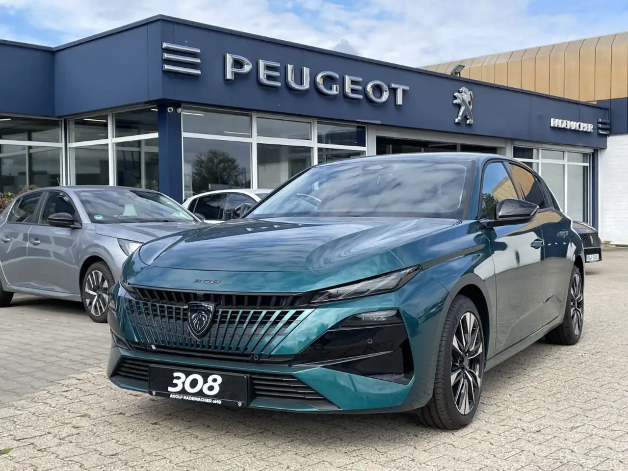 Peugeot 308 Hybrid 145 e-DSC6 Allure — photo 1 of 20