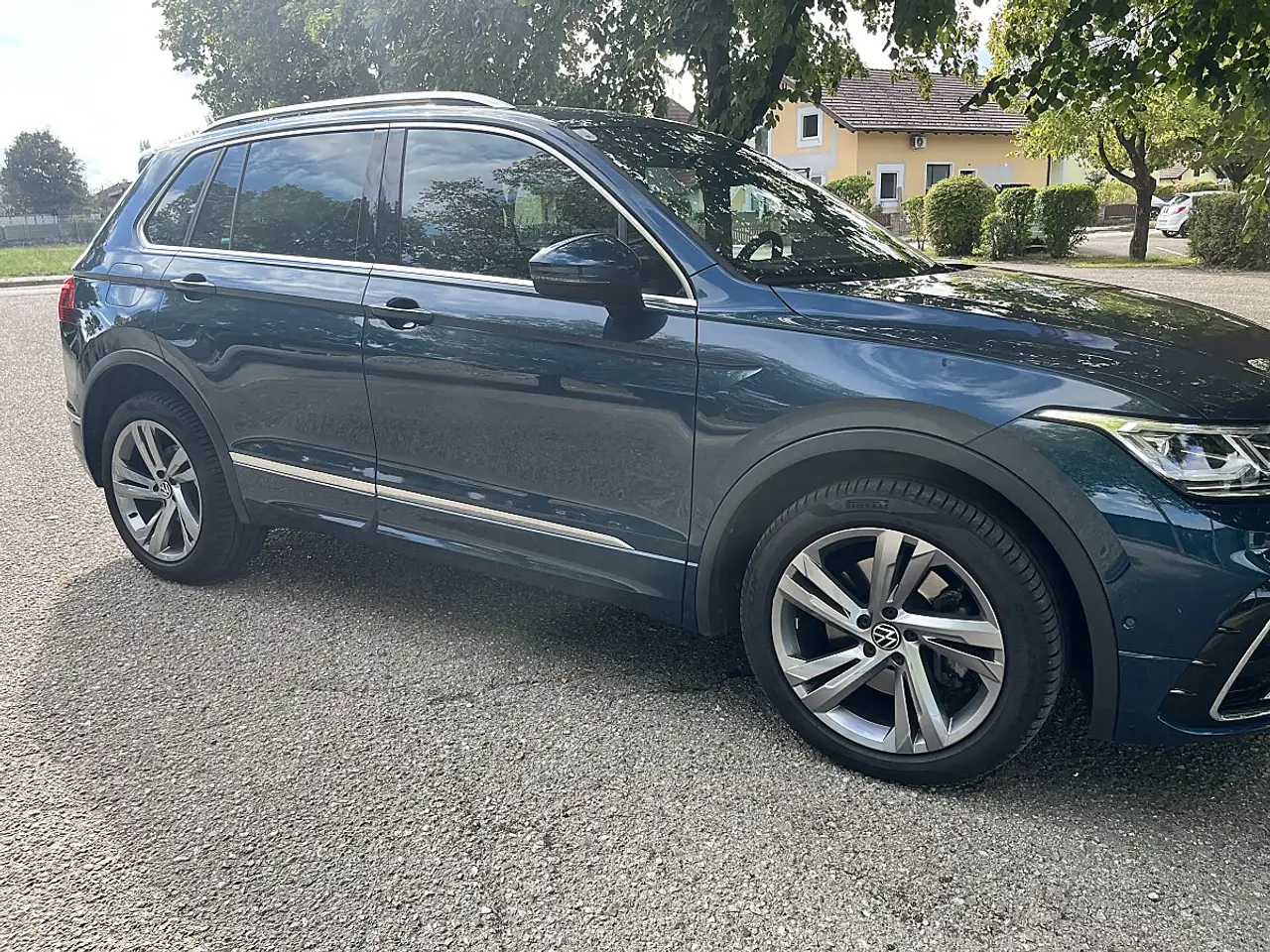 Volkswagen Tiguan 4.4 TSI eHybrid R-Line OPF (EURO 6d) — photo 1 of 29