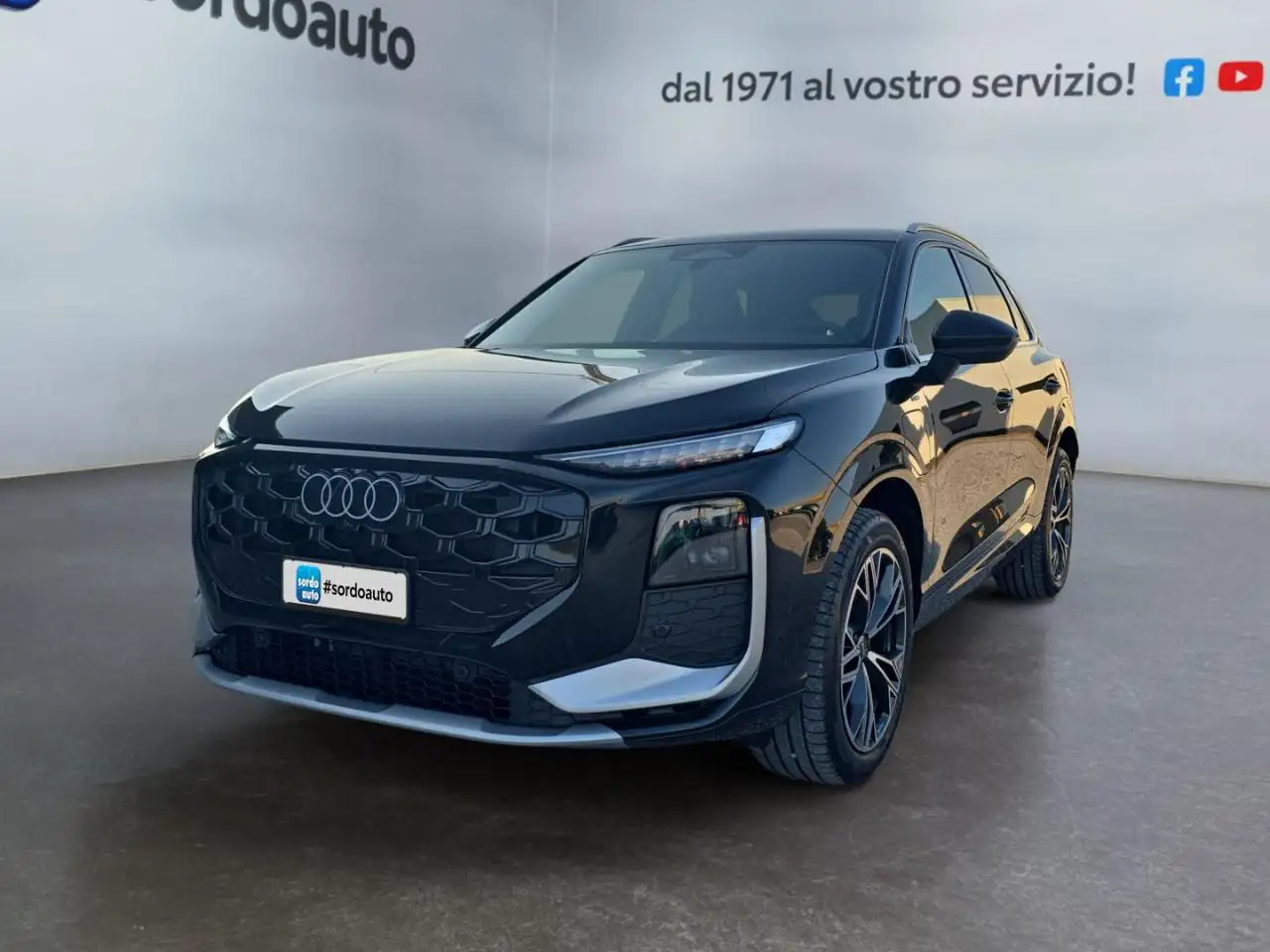 Audi Q3 e-hybrid 200 kW S tronic S line edition — photo 1 of 15