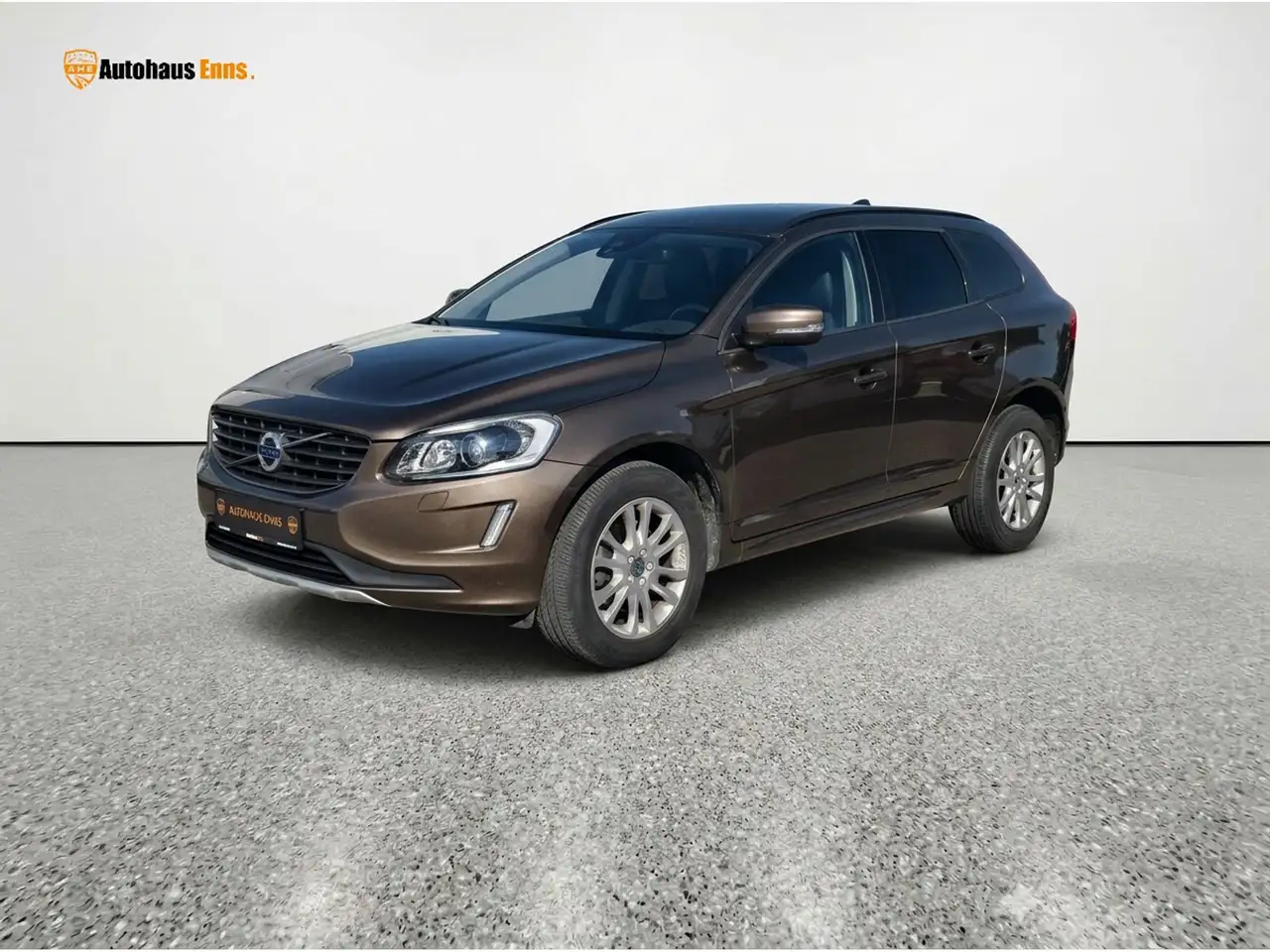 Volvo XC60 XC60 / Automatik / Klima / Tempomat / Lichtsensor / Innenspiegel automatisch abblendend / MFL / Dieselmotor — photo 1 of 14