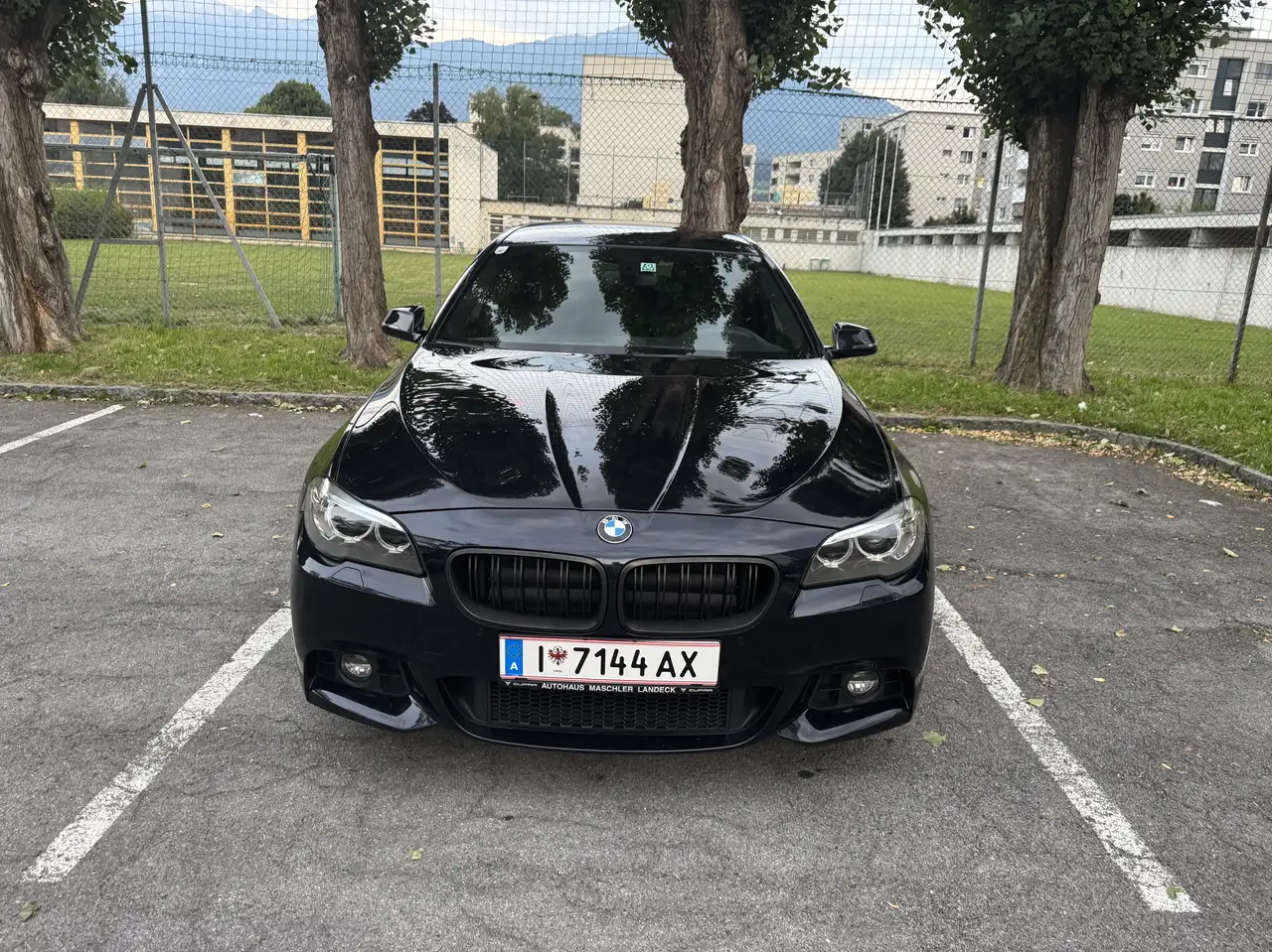 BMW 525 525d Österreich-Paket Touring — photo 1 of 10
