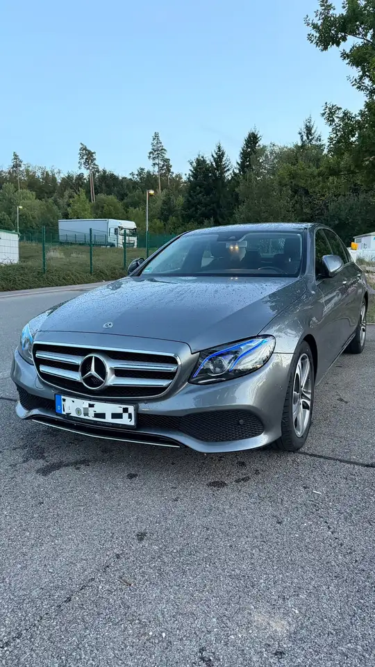 Mercedes-Benz E 220 E 220 d MULTIBEAM LED WIDESCREEN SCHECKHEFT — photo 1 of 16
