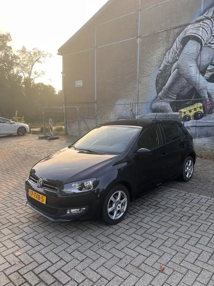 Volkswagen Polo 1.2 TSI Blue Motion Technology Comfortline — photo 1 of 20