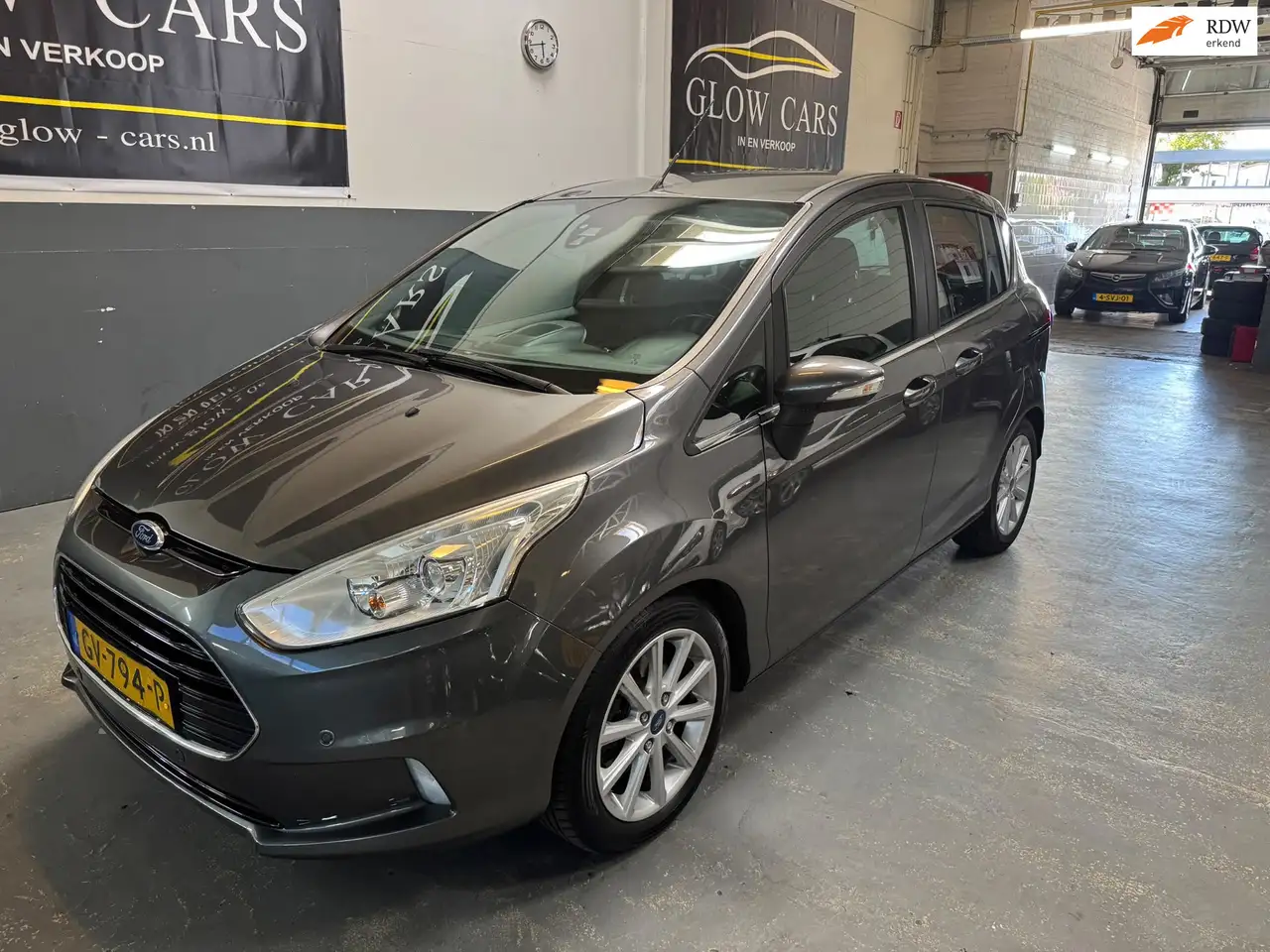 Ford B-Max 1.0 EcoBoost Titanium — photo 1 of 40