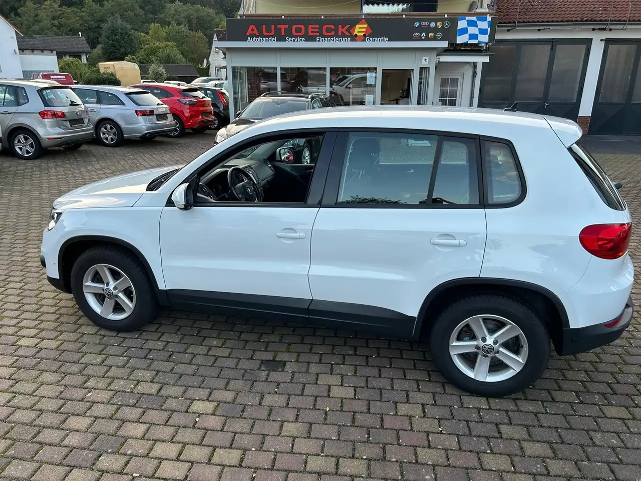 Volkswagen Tiguan Trend, 1. Hand — photo 1 of 21