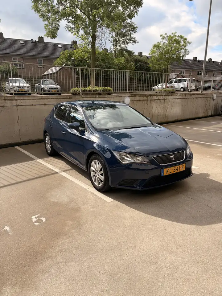 SEAT Leon 1.0 EcoTSI Reference — photo 1 of 10