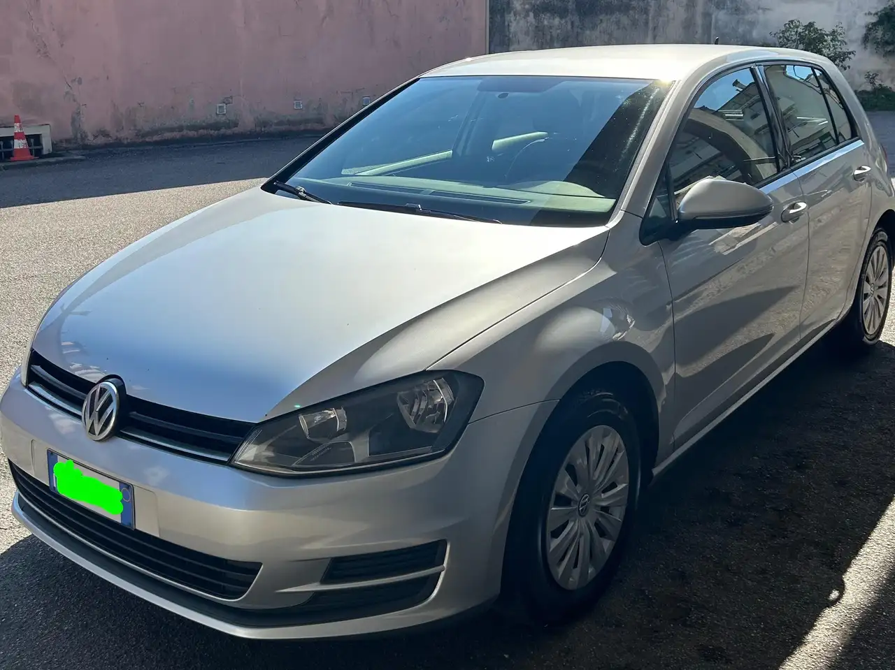 Volkswagen Golf Golf 5p 1.6 btdi Trendline 110cv E6 — photo 1 of 6