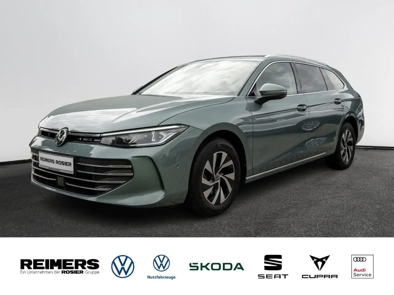 Volkswagen Passat Business 1.5 TSi DSG DCC — photo 1 of 29