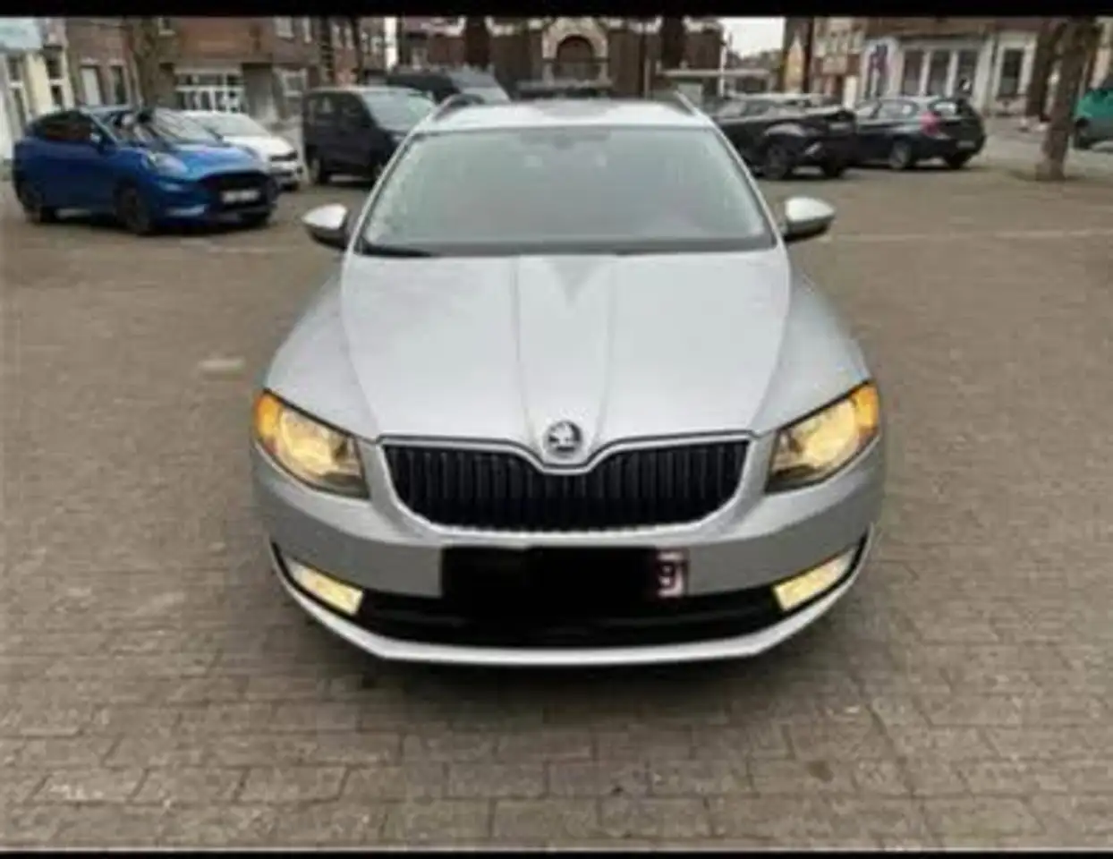 Skoda Octavia SW 1.6 CR TDi Ambition — photo 1 of 10