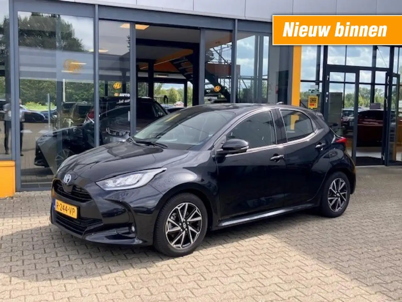 Toyota Yaris 1.5 Dynamic - camera - nav/apple/android - adap cr — photo 1 of 8