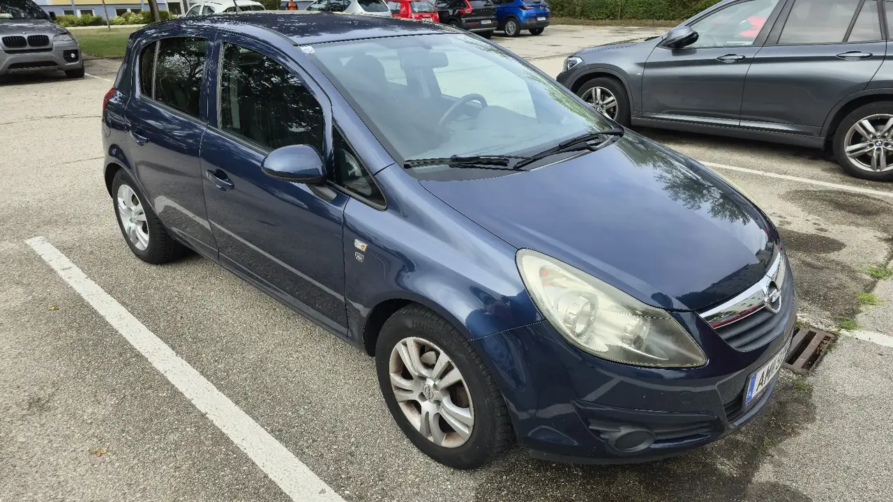 Opel Corsa 1.2 16V (ecoFLEX) Innovation — photo 1 of 9