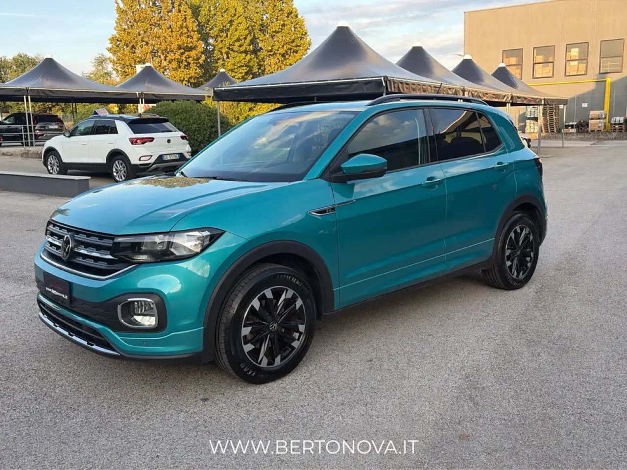 Volkswagen T-Cross 1.0 TSI 81kW Sport r-line — photo 1 of 17