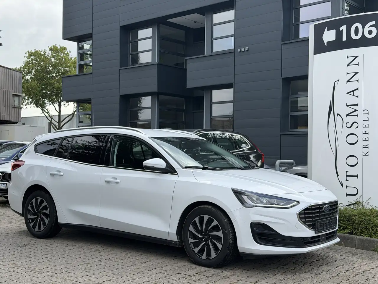 Ford Focus Turnier 1.5 EcoBlue Start-Stopp-System Aut. TITANI — photo 1 of 13