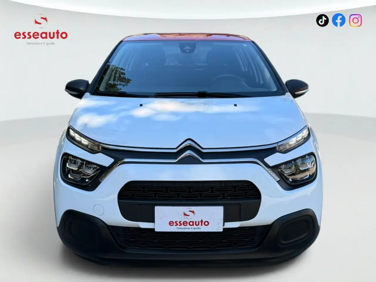Citroen C3 PureTech 83 Shine — photo 1 of 15