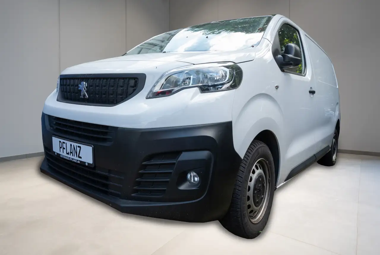 Peugeot Expert — photo 1 of 15