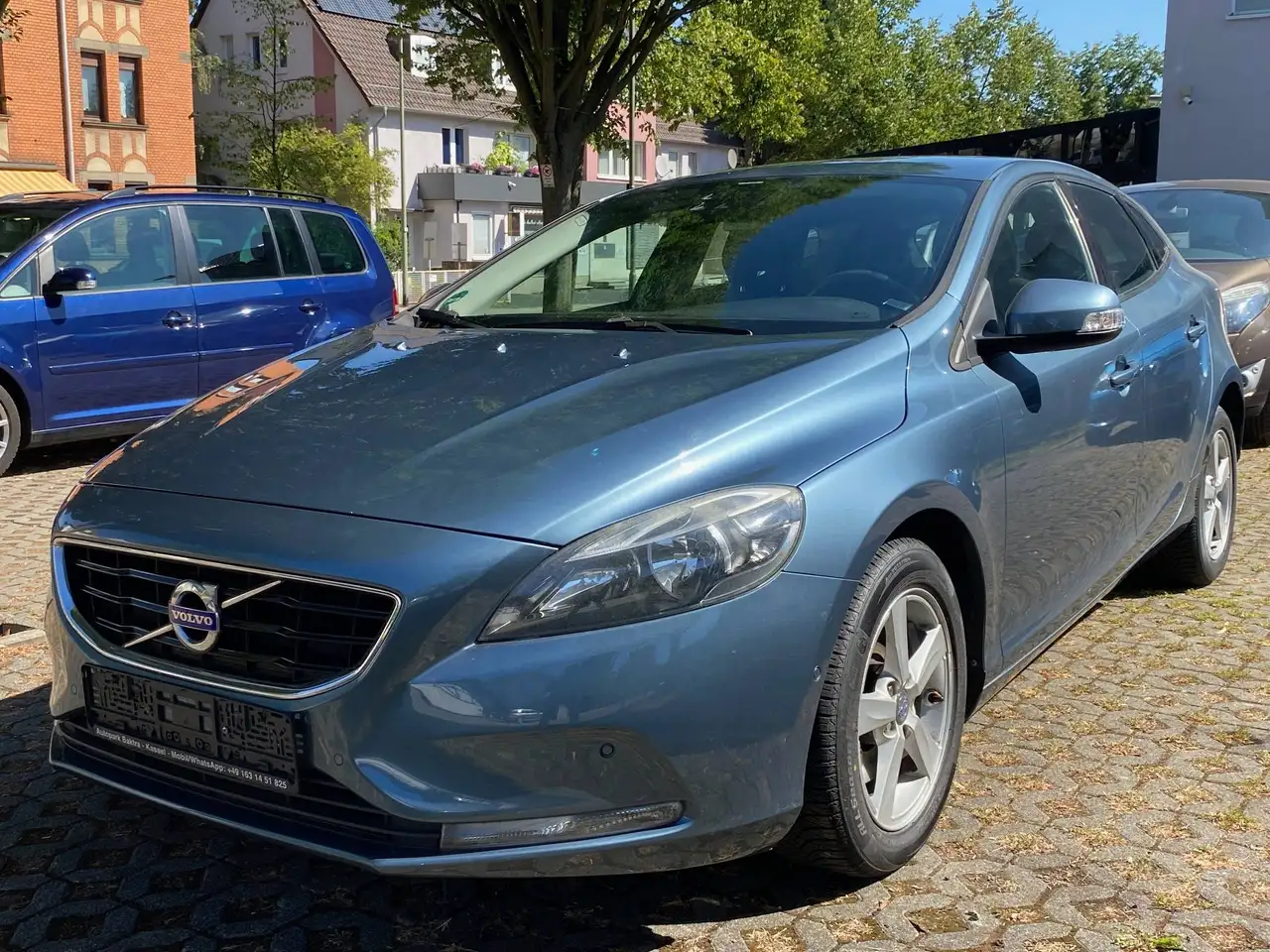 Volvo V40 T4 Kinetic, TÜV 05/2028, 4x neue Reifen — photo 1 of 21
