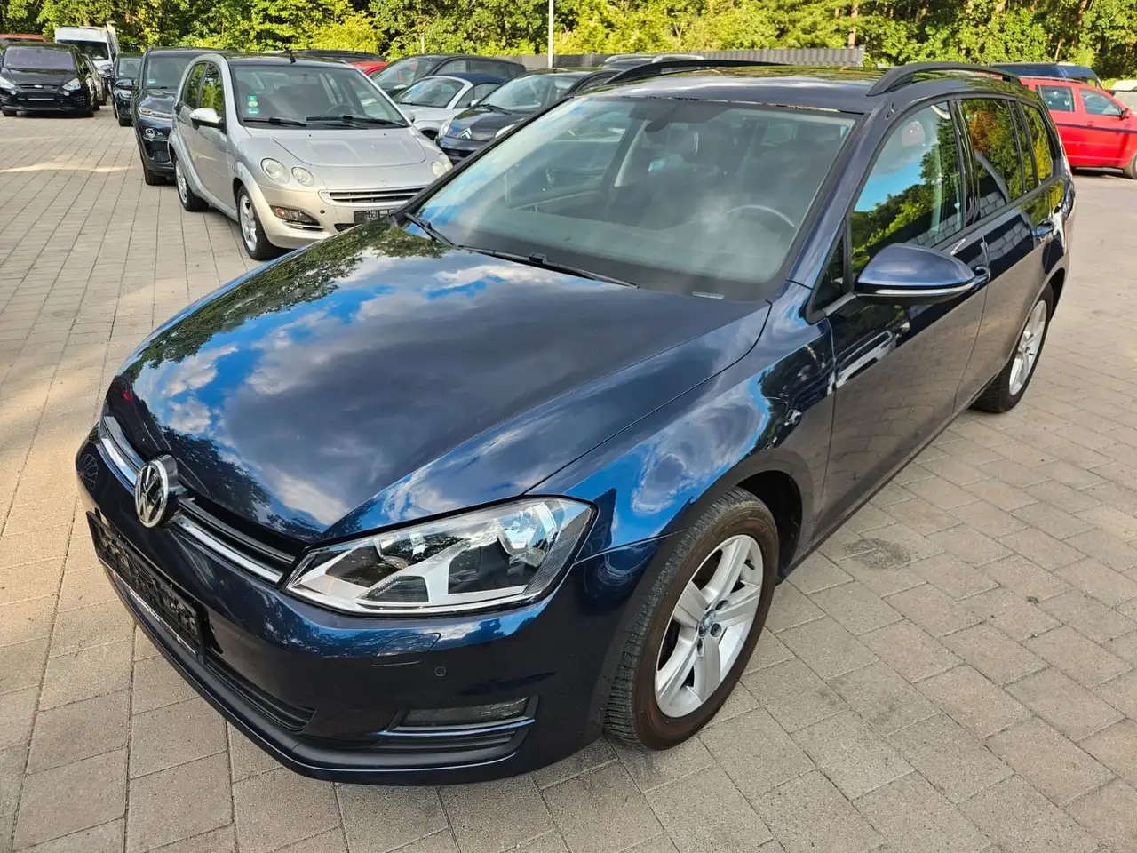 Volkswagen Golf VII Variant Comfortline BMT — photo 1 of 15