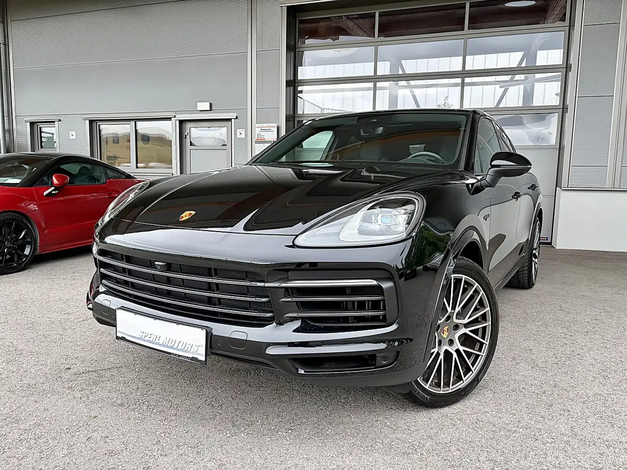 Porsche Cayenne Coupe E-Hybrid Platinum Edition Aut. — photo 1 of 40