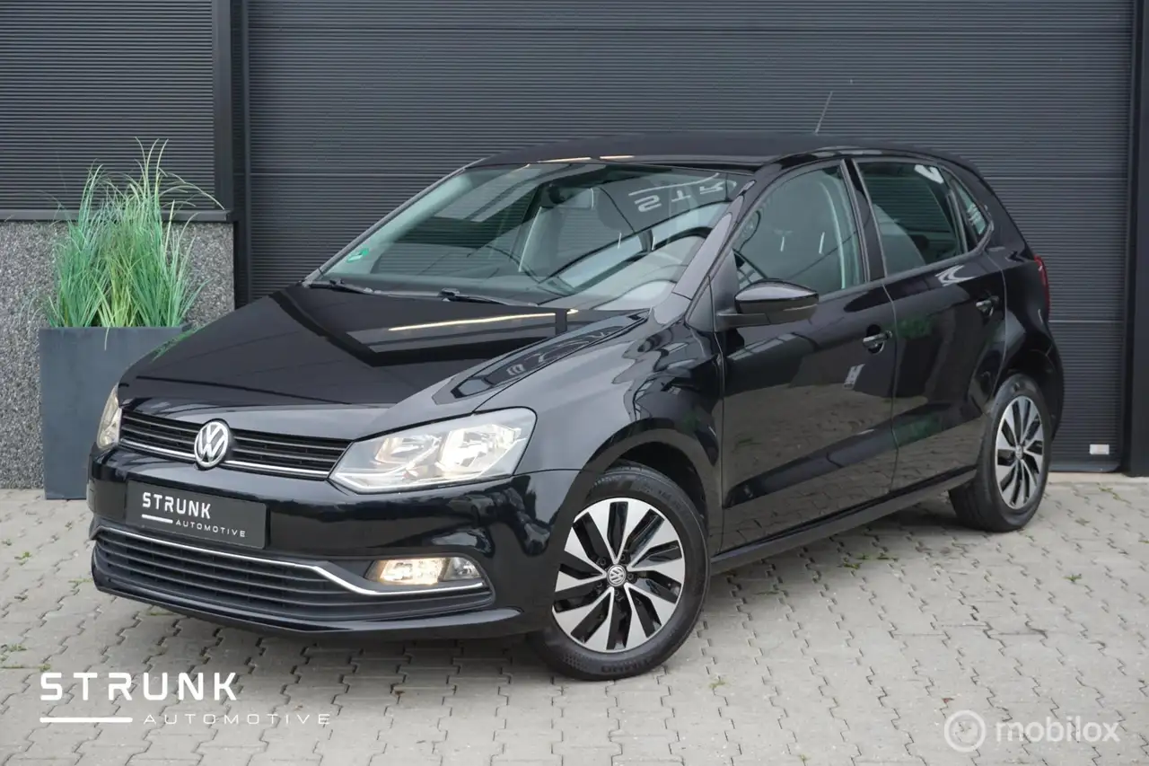 Volkswagen Polo 1.2 TSI Comfortline Apple Carplay Centr Vergr Airc — photo 1 of 32