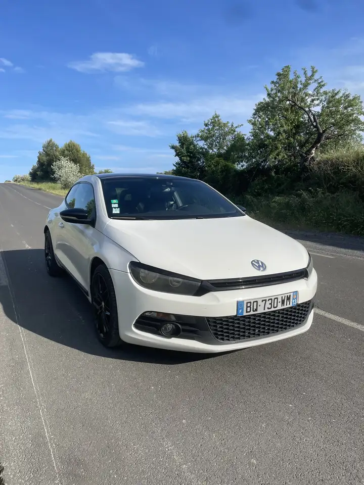 Volkswagen Scirocco 2.0 TSI 210 Sportline — photo 1 of 9