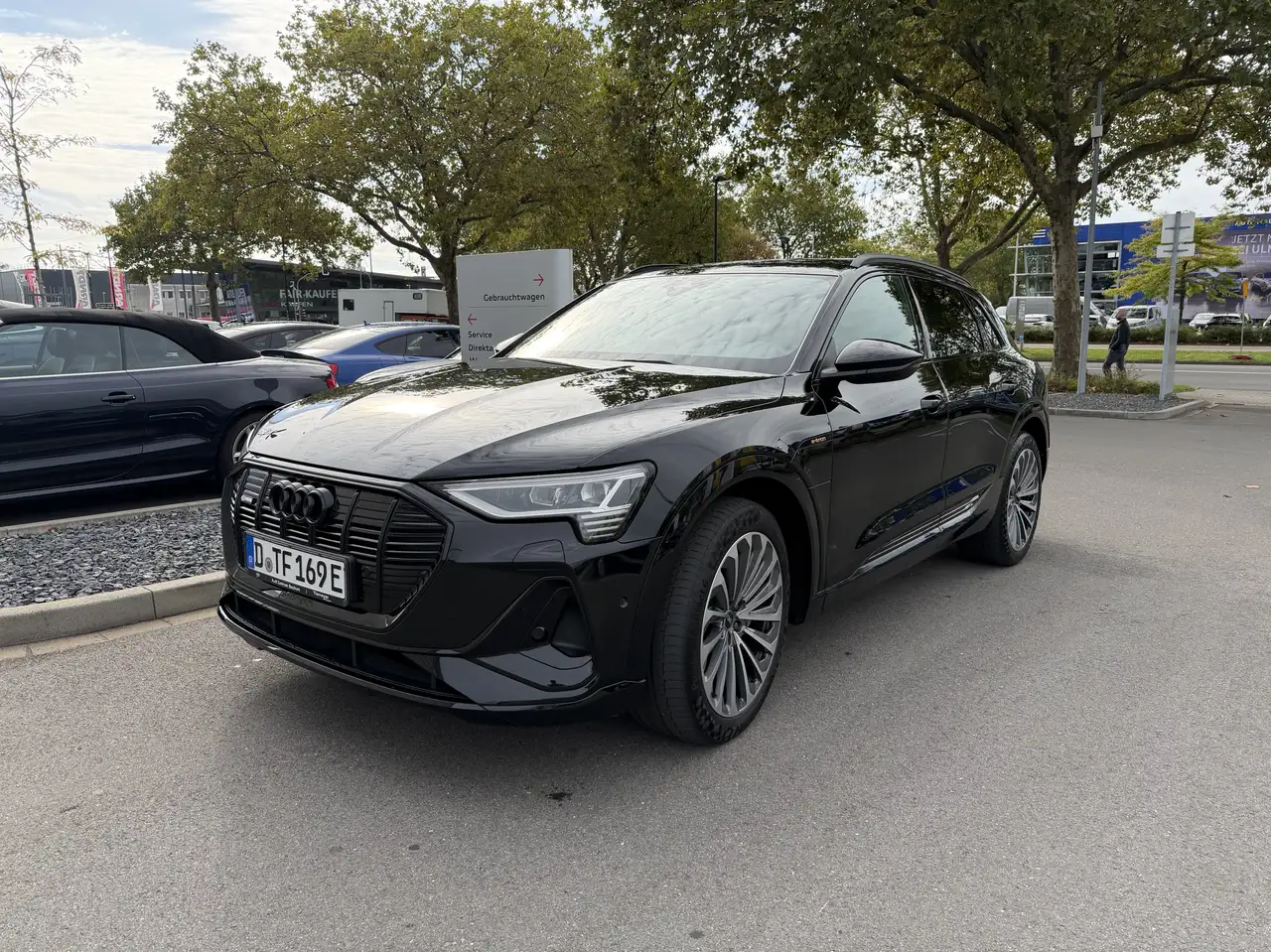 Audi e-tron 100% Batterie & 2x S line 50 quattro — photo 1 of 20