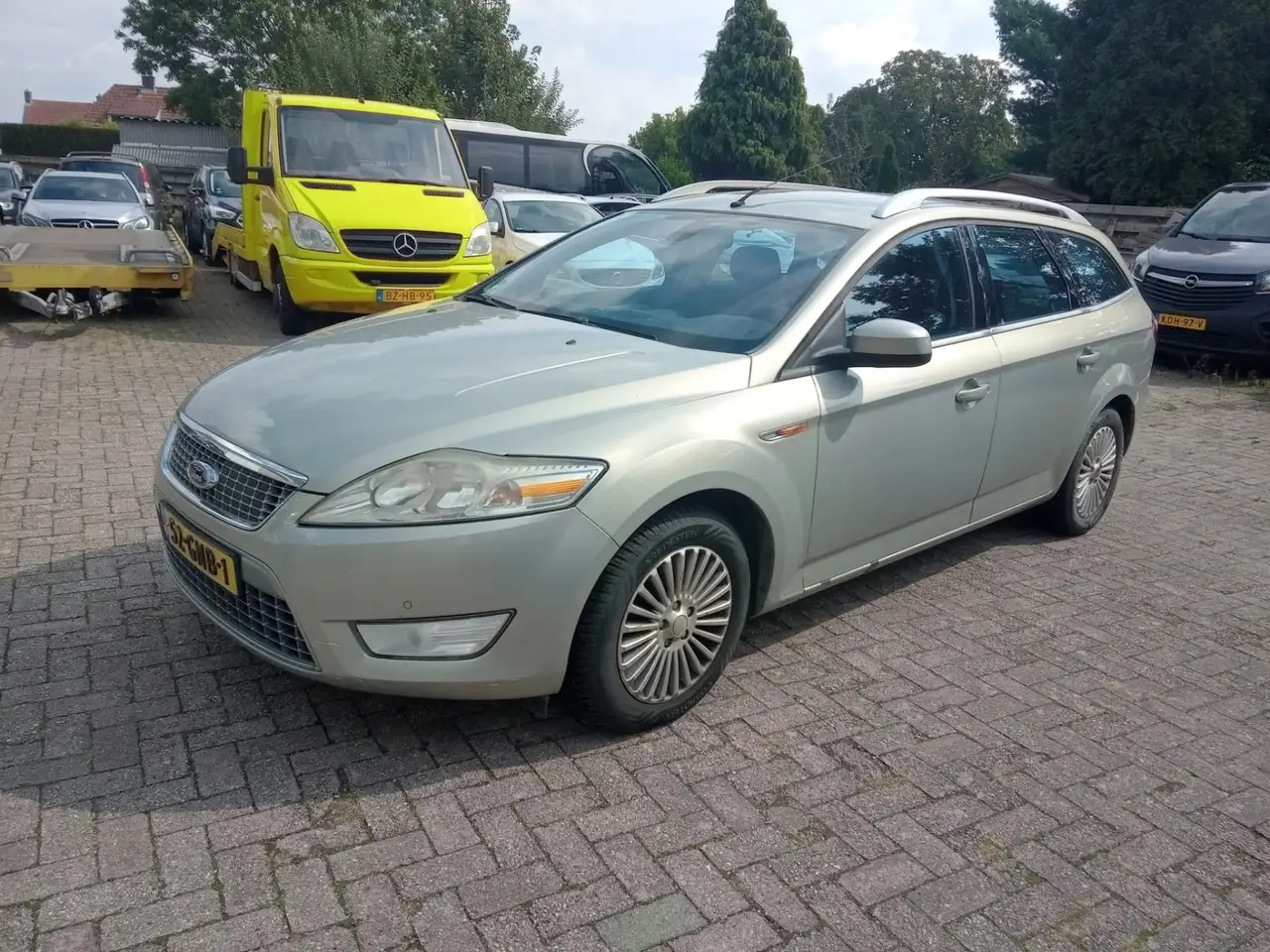 Ford Mondeo Wagon 2.3-16V Titanium — photo 1 of 15