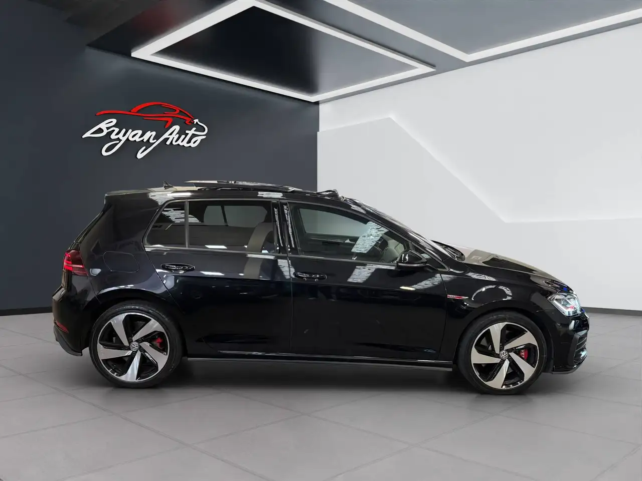 Volkswagen Golf GTI 2.0 tsi Performance 245cv BMT — photo 1 of 13