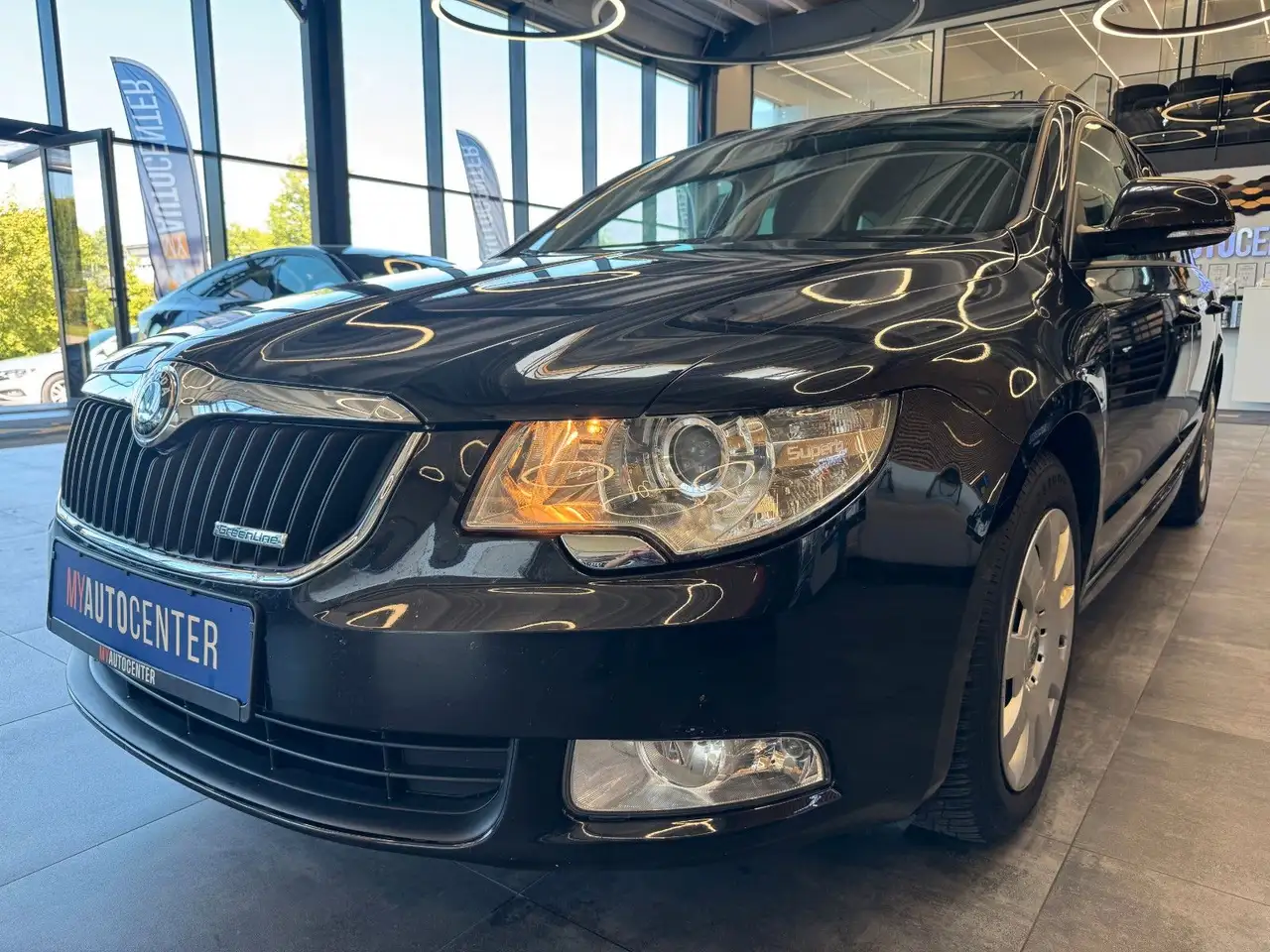 2013 Skoda Superb Combi *1.HAND*KLIMA*SZHZ*ZV*BC*TÜVNEU*, photograph 4