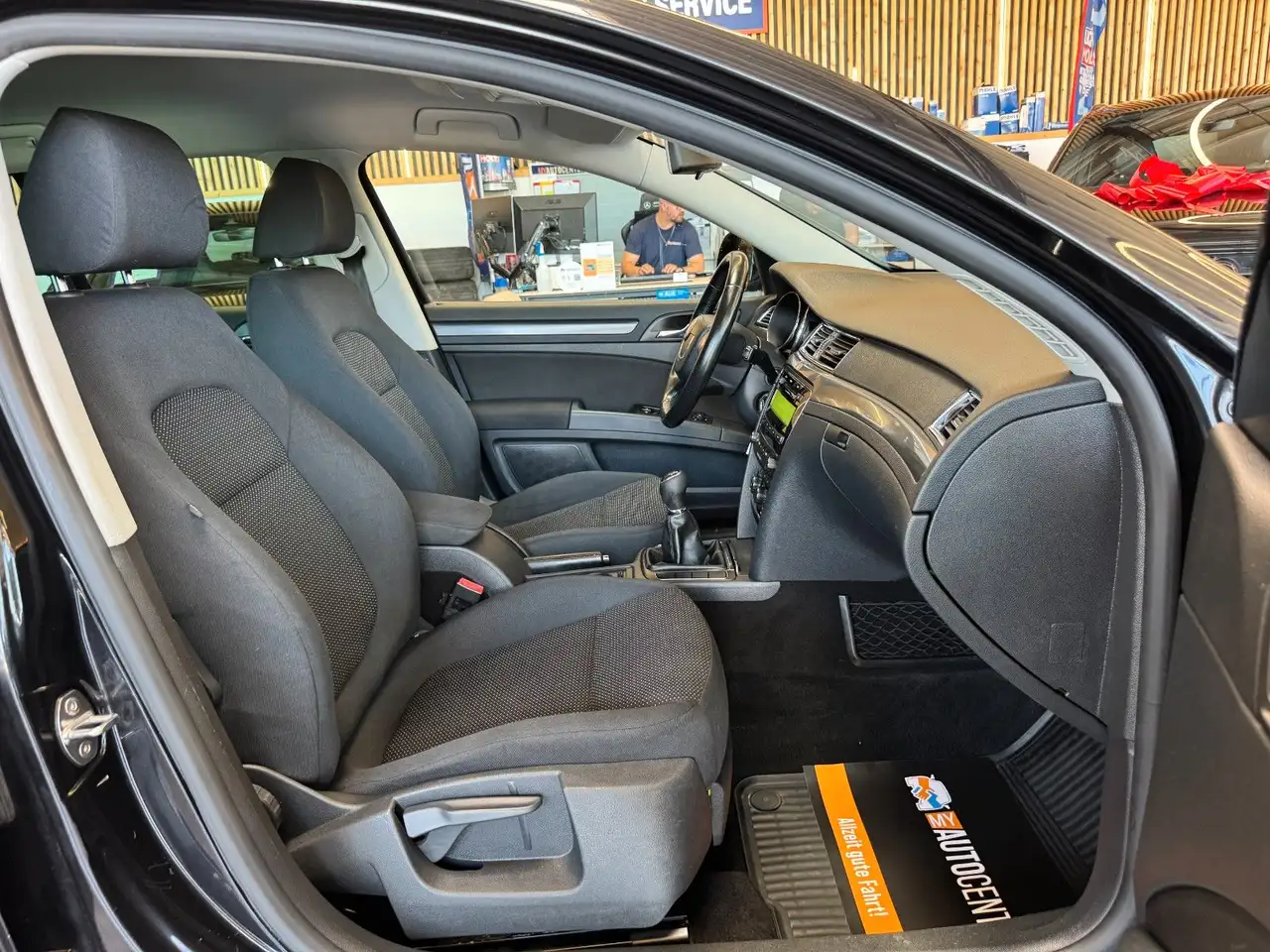 2013 Skoda Superb Combi *1.HAND*KLIMA*SZHZ*ZV*BC*TÜVNEU*, photograph 8