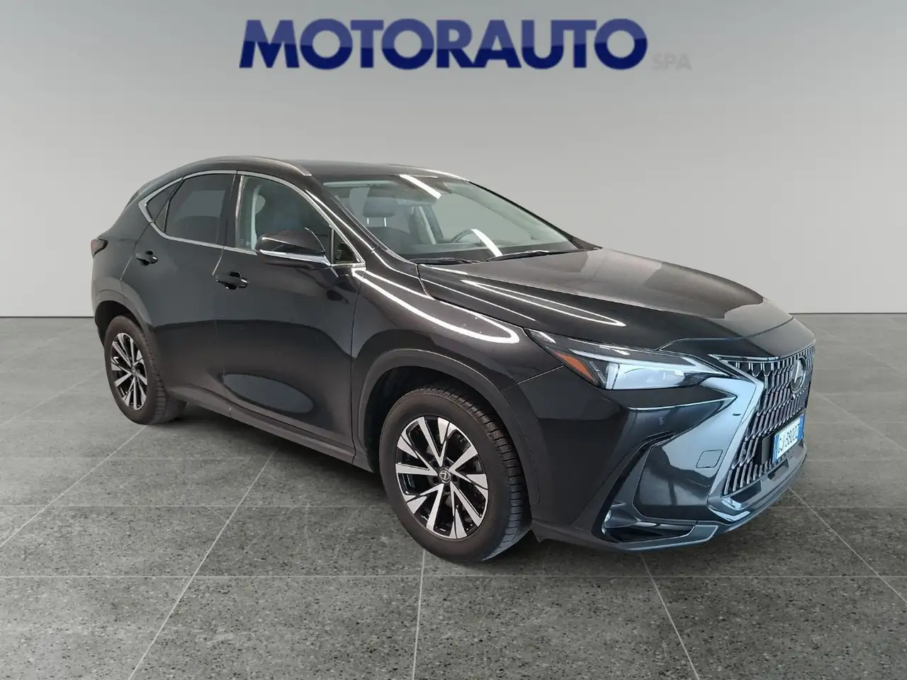 Lexus NX 350h NX 350h 2.5 Premium 4wd 244cv e-cvt — photo 1 of 15
