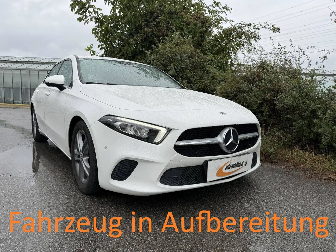 Mercedes-Benz A 180 A 180d Aut. LED Kamera Szhzg CarPlay Teilleder 8-fach — photo 1 of 20