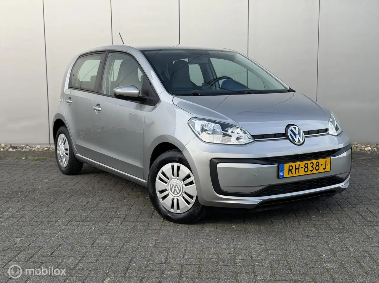 Volkswagen up! 1.0 BMT high up! — photo 1 of 24