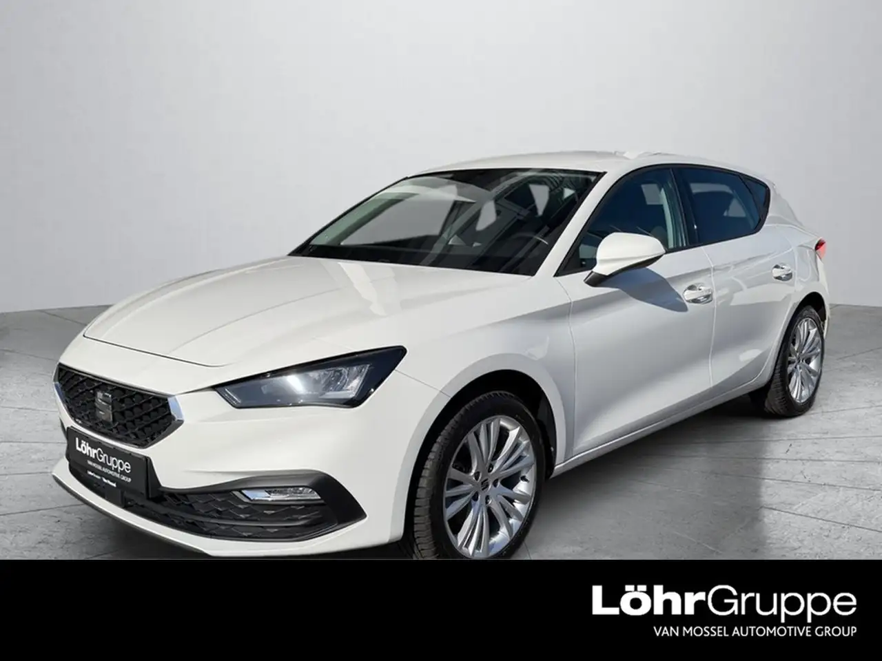 SEAT Leon 1,0 eTSI DSG — photo 1 of 15