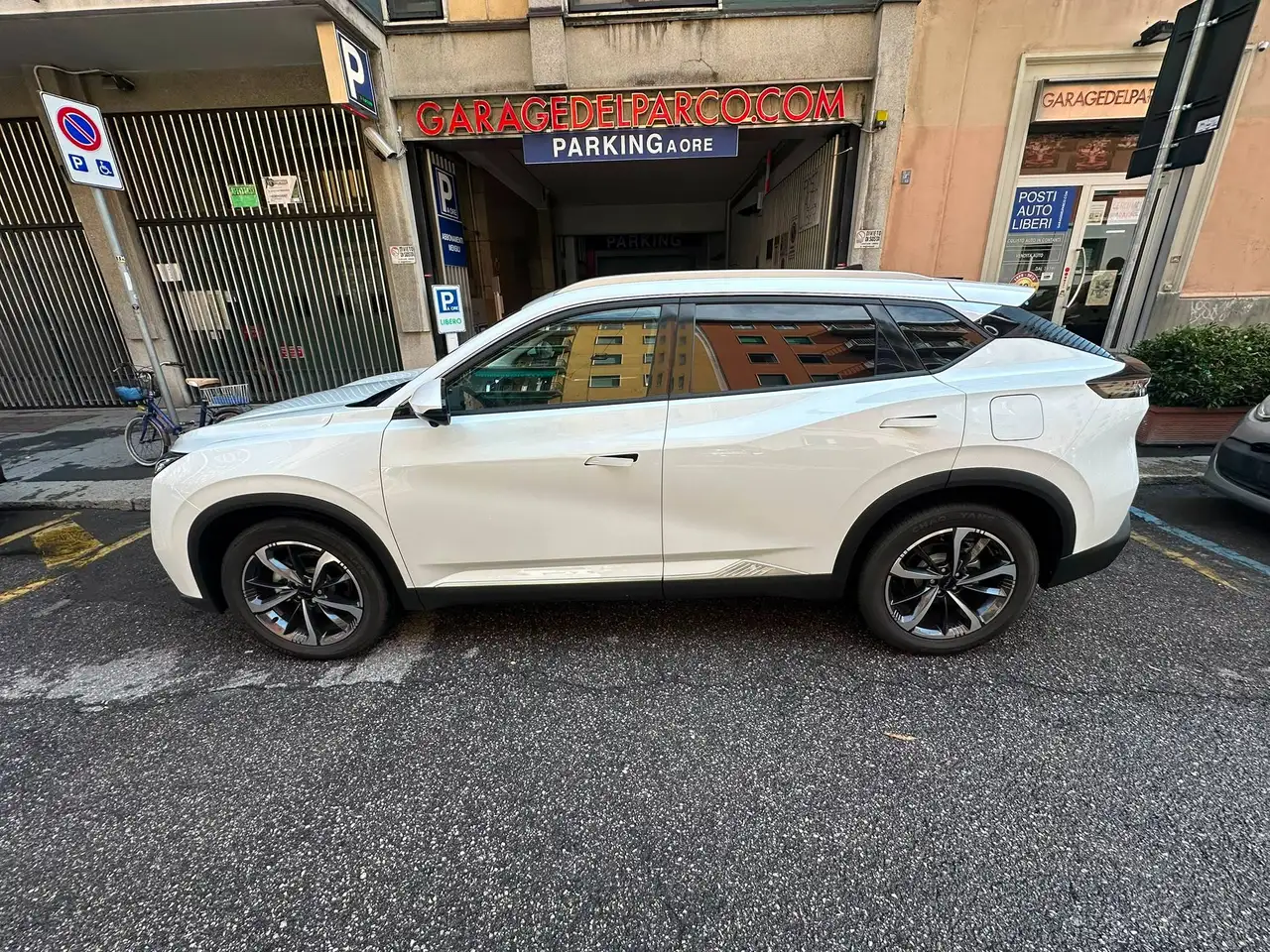 Dongfeng Mage Mage 1.5 t E3 320T dct — photo 1 of 15