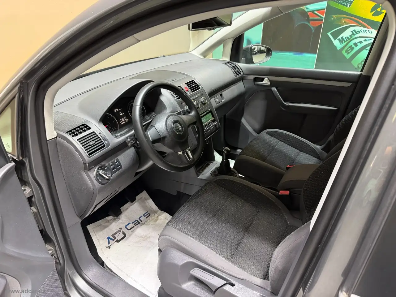 2015 Volkswagen Touran Business 1.6 TDI Comfortline BMT *7 POSTI*, photograph 6