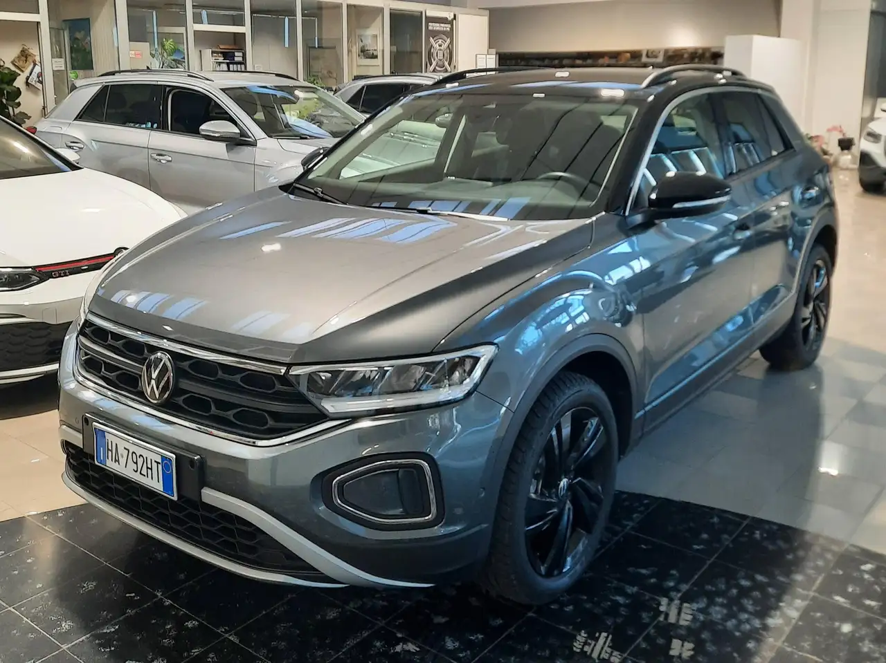 Volkswagen T-Roc T-Roc 1.0 tsi Sport 115cv — photo 1 of 11