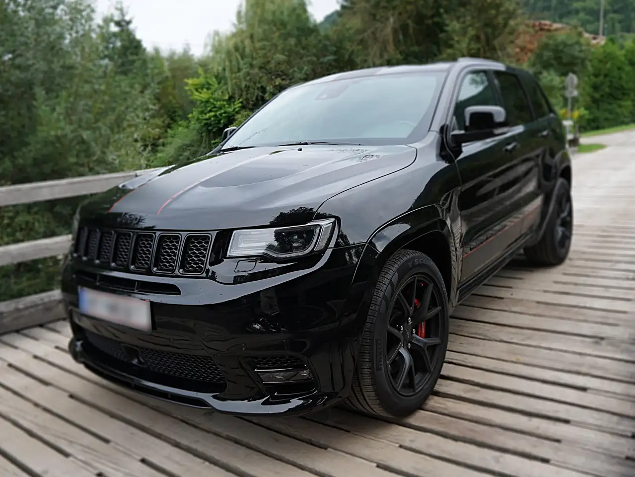 Jeep Grand Cherokee Grand Cherokee 6,4 V8 HEMI SRT SRT — photo 1 of 3