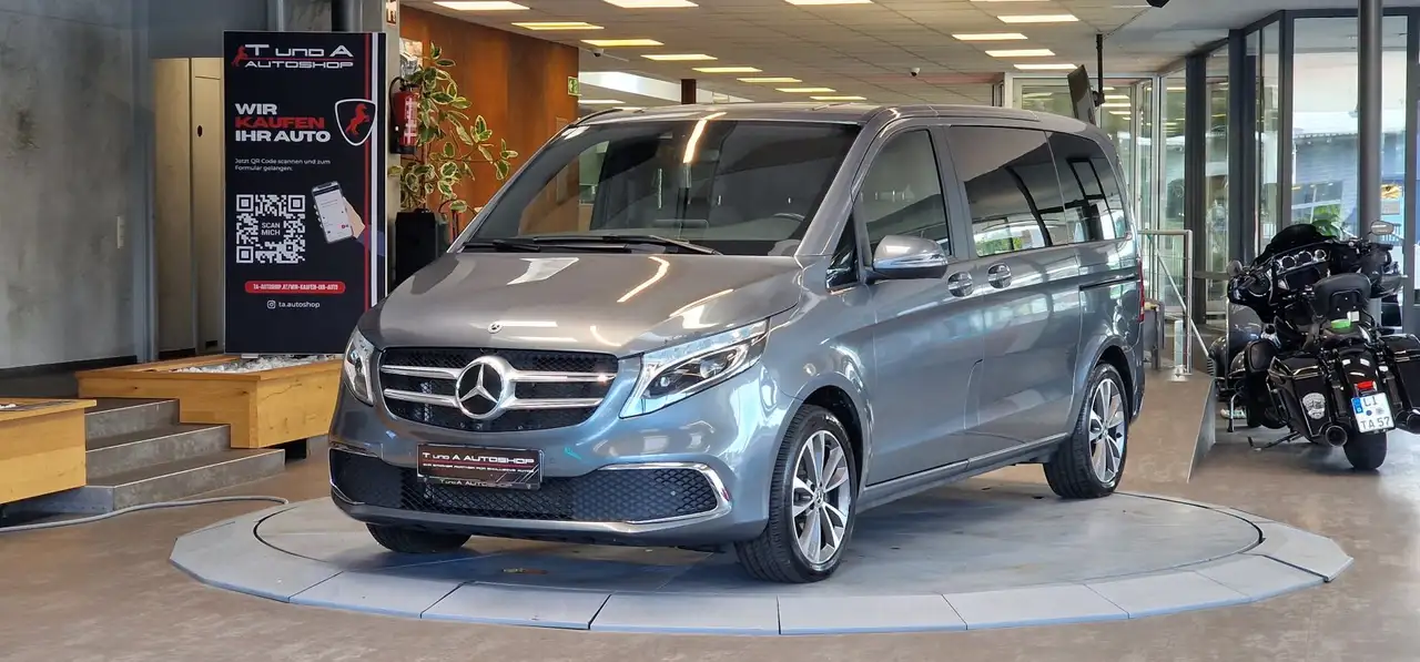 Mercedes-Benz V 300 d 4-Matic Avantgarde A-Edition 6-Sitzer 2-Hand Aut — photo 1 of 36