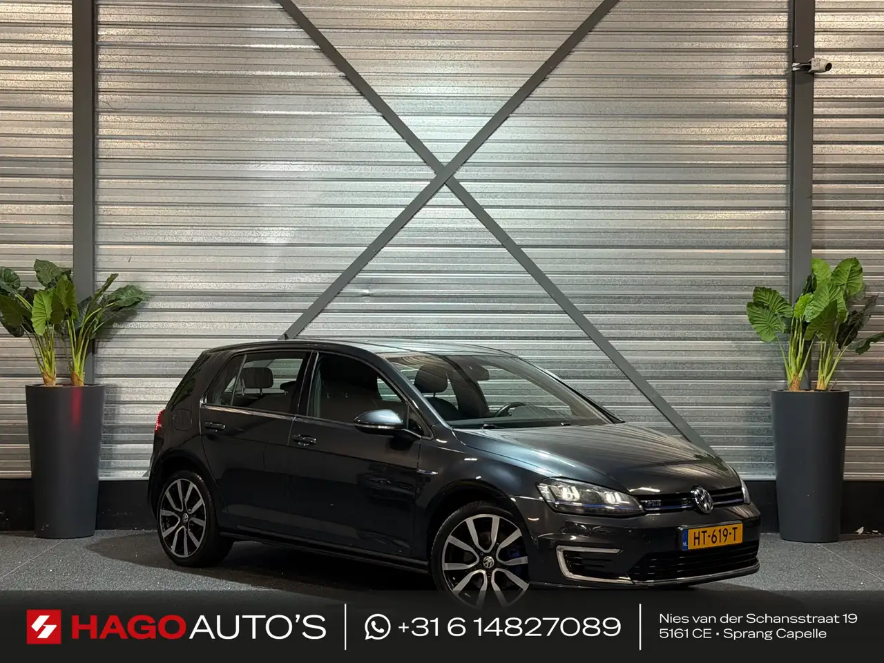 Volkswagen Golf GTE 1.4 TSI DSG/LED/NAVI/CARPLAY/CRUISE/CAMERA/PDC/CLI — photo 1 of 32