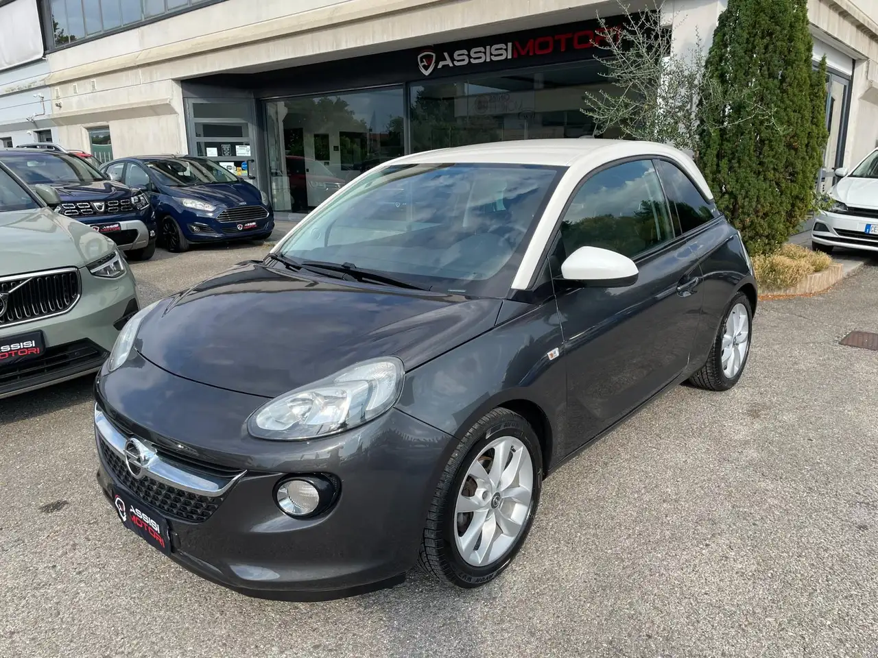 Opel Adam 1.2 70cv — photo 1 of 15