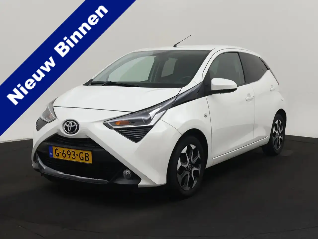 Toyota Aygo X 1.0 VVT-i MT Play Bj 2024 Km 46.000 Sportieve auto — photo 1 of 21