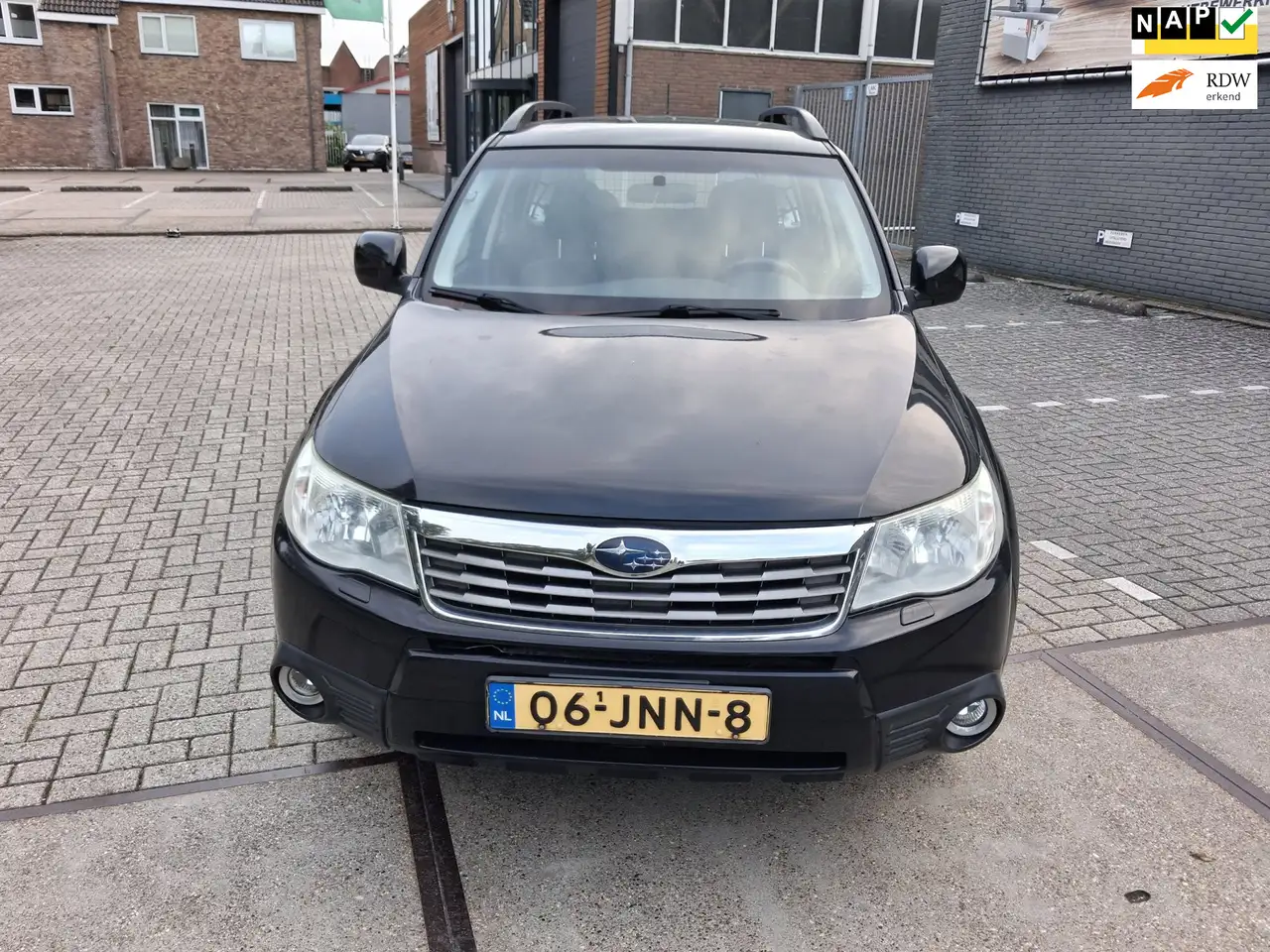 Subaru Forester 2.0 Luxury — photo 1 of 15
