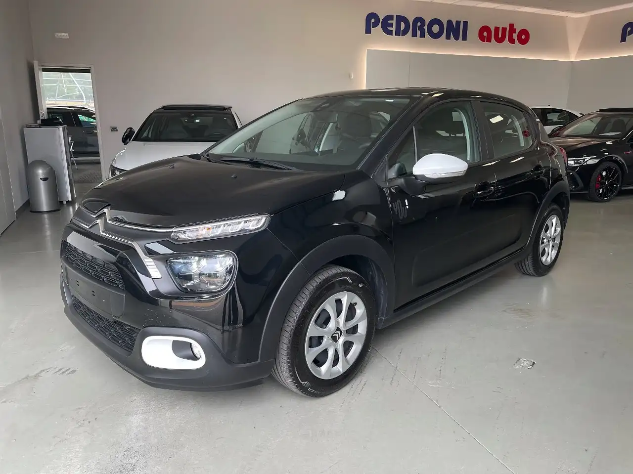 Citroen C3 1.2 Puretech PureTech YOU — photo 1 of 17