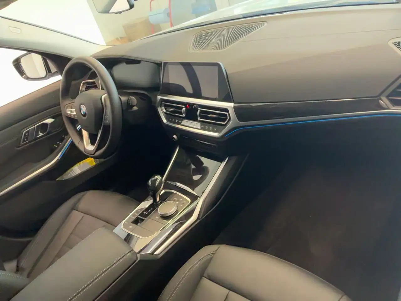 2021 BMW 330 e Luxury Line*erst echte 460km*NEUWERTIG*, photograph 5
