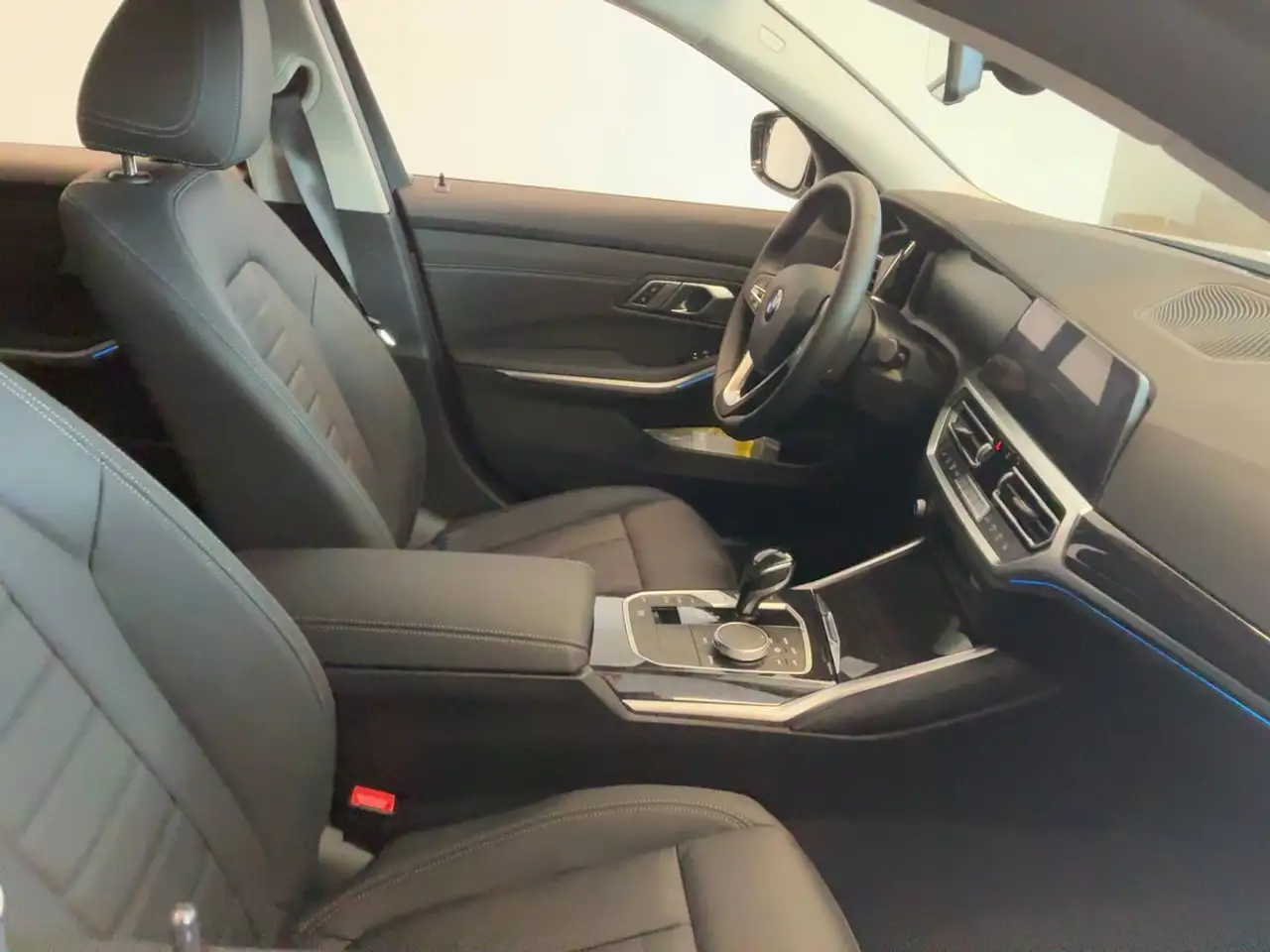 2021 BMW 330 e Luxury Line*erst echte 460km*NEUWERTIG*, photograph 6