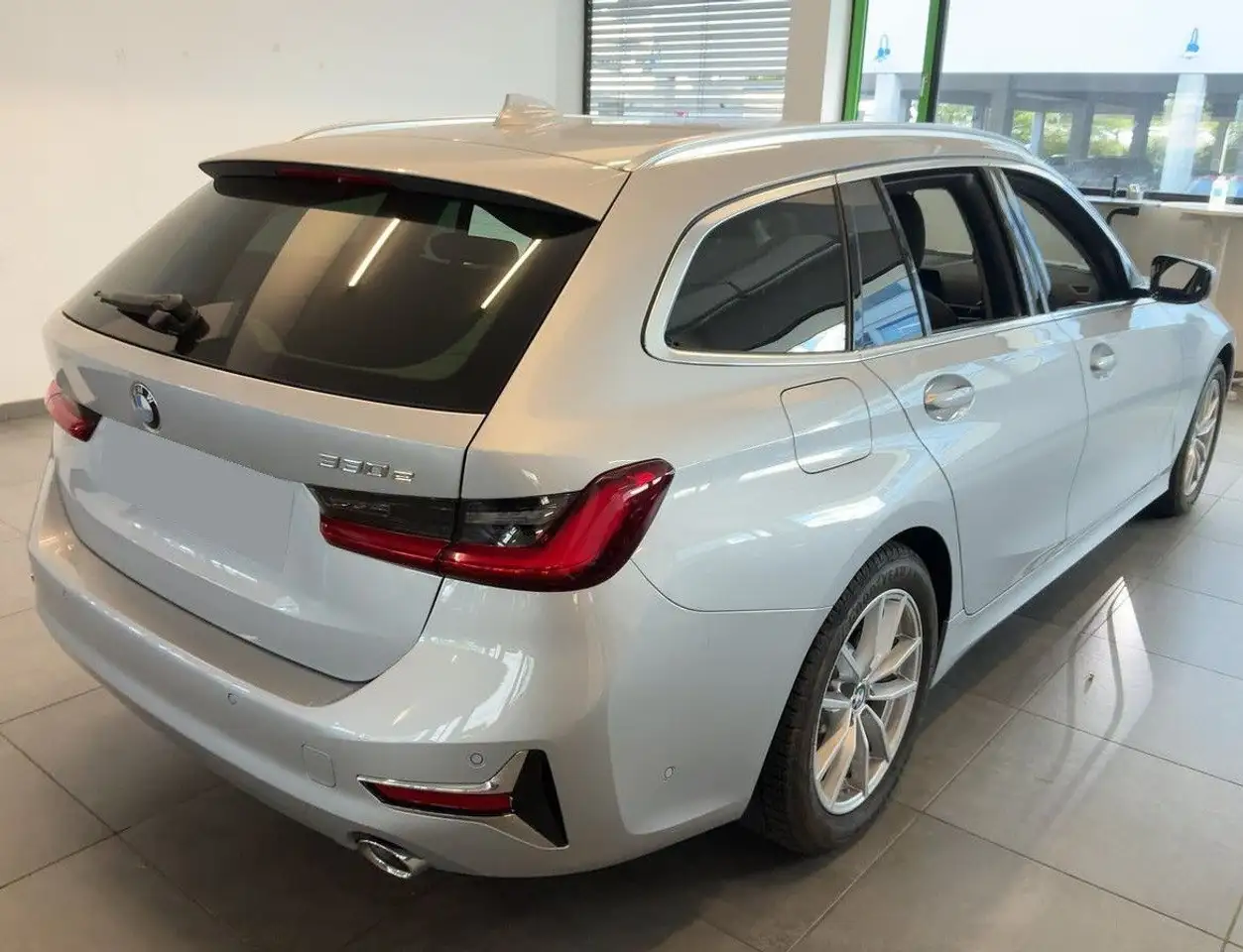 2021 BMW 330 e Luxury Line*erst echte 460km*NEUWERTIG*, photograph 3